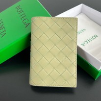 보테가베네타 607482 여권지갑