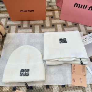 미우미우 겨울 모자 세트