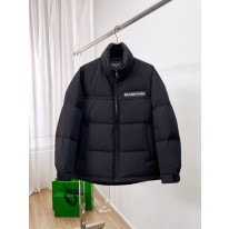 발렌시아가 남자 패딩